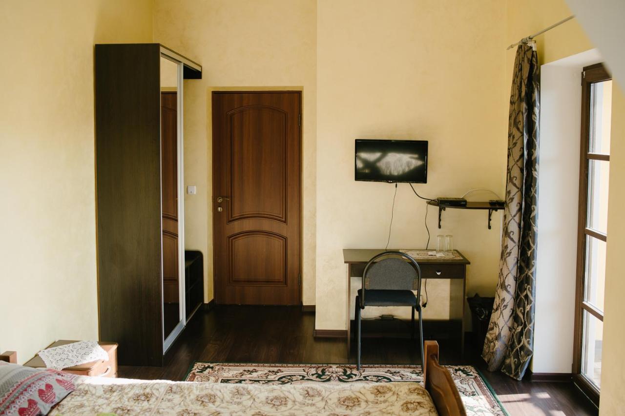 Джерело Kamianets Podilskyi Bagian luar foto