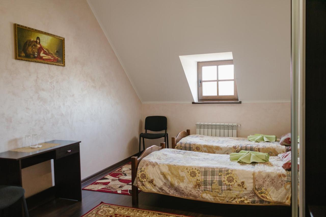 Джерело Kamianets Podilskyi Bagian luar foto