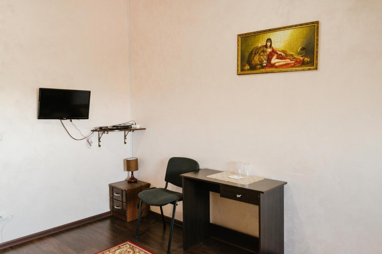 Джерело Kamianets Podilskyi Bagian luar foto