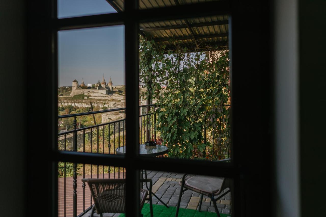 Джерело Kamianets Podilskyi Bagian luar foto
