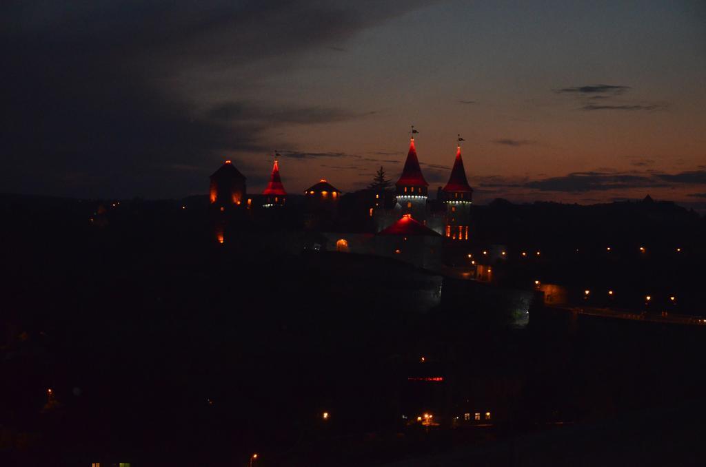 Джерело Kamianets Podilskyi Bagian luar foto