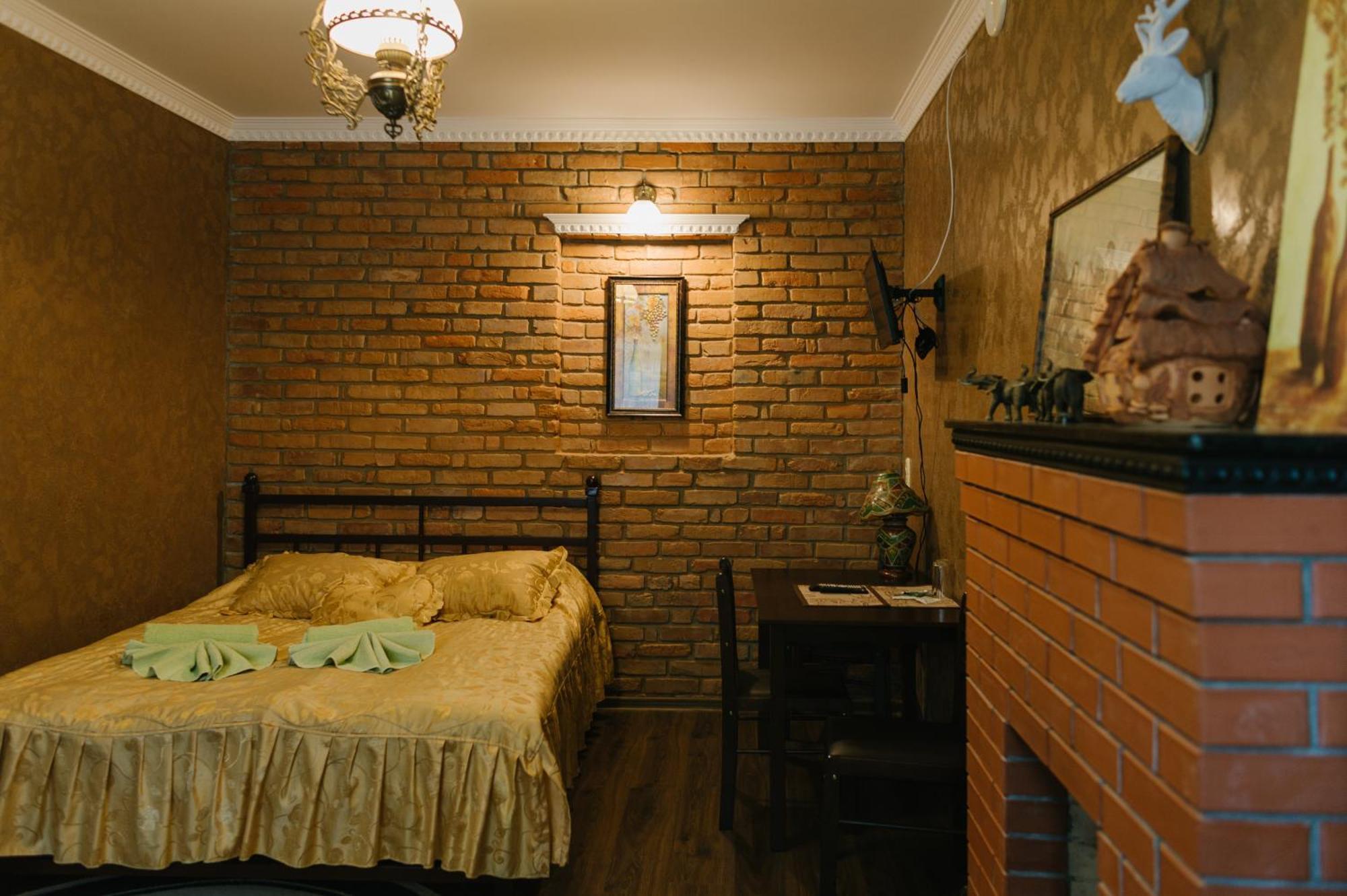 Джерело Kamianets Podilskyi Bagian luar foto